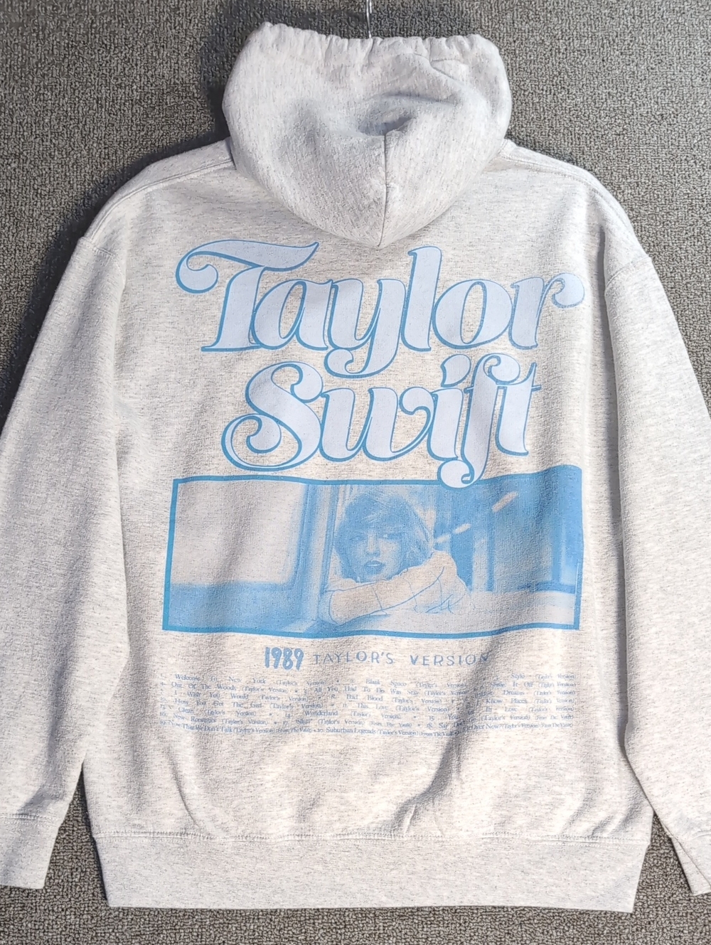 Taylor Swift From the Vault Photo 1989 Taylor's Version Gray Hoodie Sz M 1989 TV